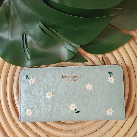 Kate spade embroidered Large slim bifold wallet Daisy Flowers Aphrodite floral